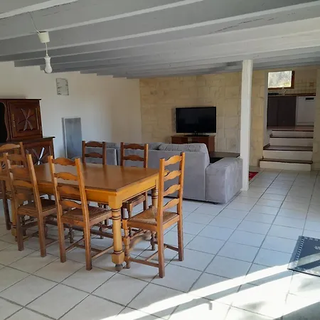 Nyaraló A La Campagne Avec Jardin Et Piscine *