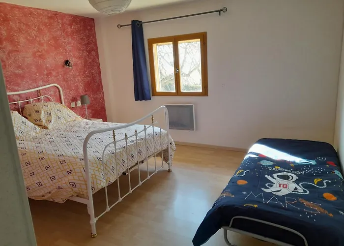 A La Campagne Avec Jardin Et Piscine Σπίτι διακοπών *